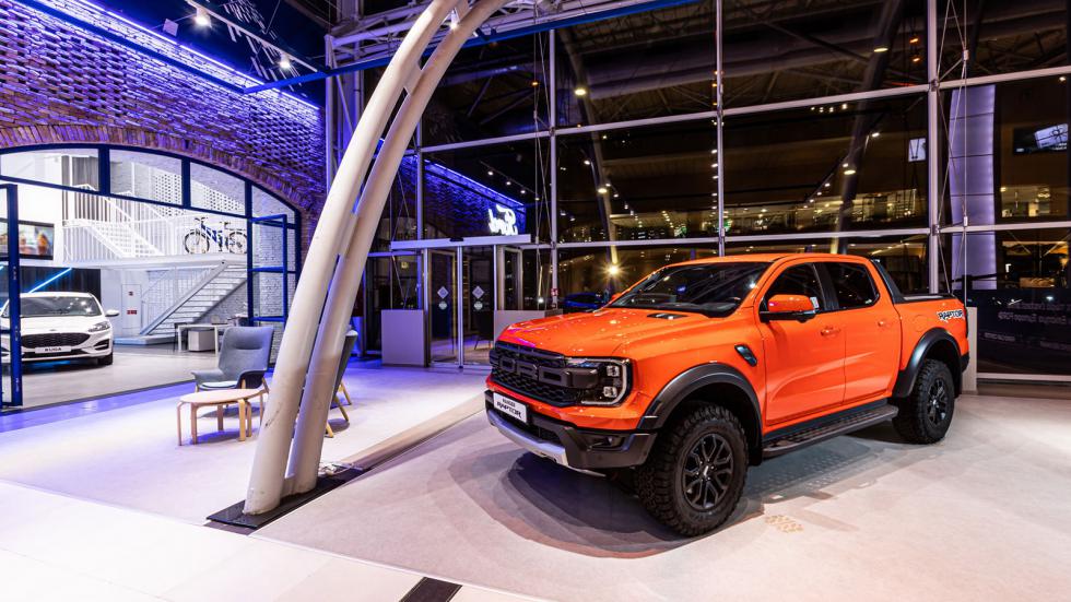 Νέα μοντέλα και ψηφιακές εμπειρίες στο κατάστημα της Ford στο Mall